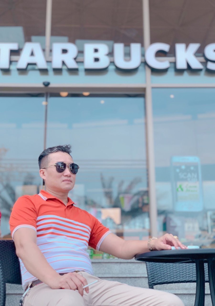 Phong cách giản dị của anh Tìm Niềm Vui trong cuộc sống dời thường