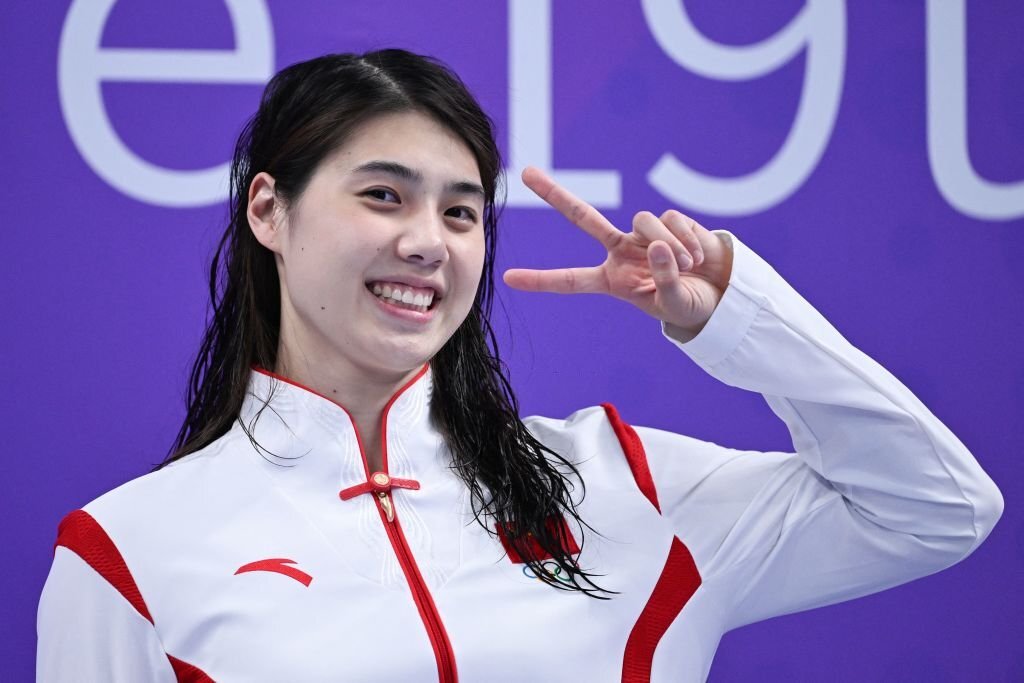 Vẻ đẹp của nữ thần bơi lội giúp Trung Quốc phá kỷ lục gần nửa thế kỷ 9