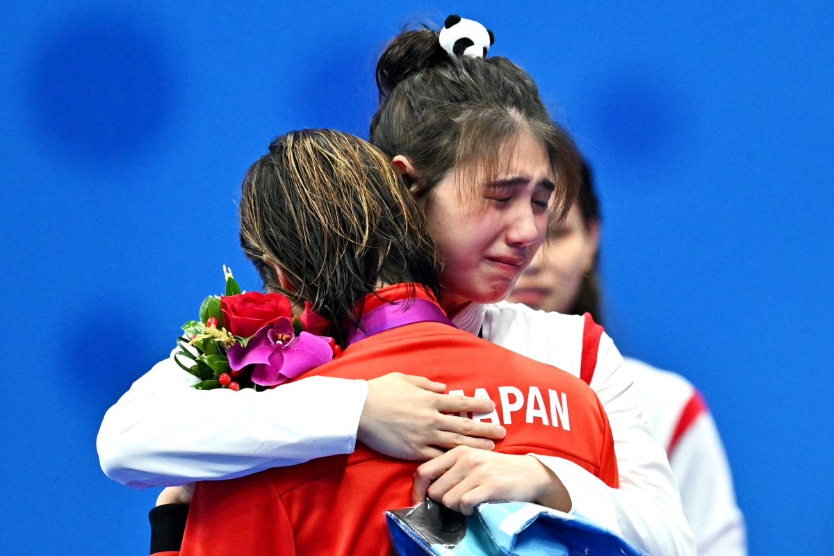 Vẻ đẹp của nữ thần bơi lội giúp Trung Quốc phá kỷ lục gần nửa thế kỷ 3