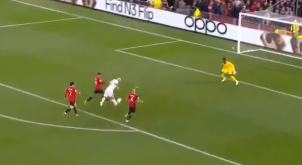 Cận cảnh sai lầm của Onana khiến Casemiro phải nhận thẻ đỏ 5 Cận cảnh sai lầm của Onana khiến Casemiro phải nhận thẻ đỏ 5