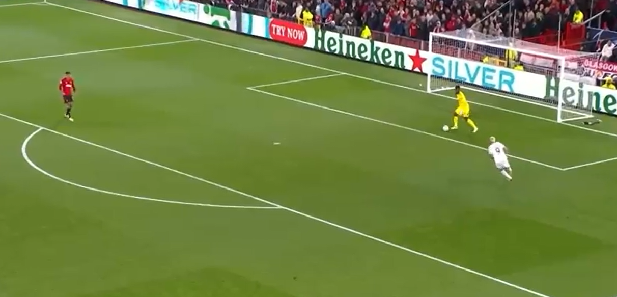 Cận cảnh sai lầm của Onana khiến Casemiro phải nhận thẻ đỏ 1 Cận cảnh sai lầm của Onana khiến Casemiro phải nhận thẻ đỏ 1