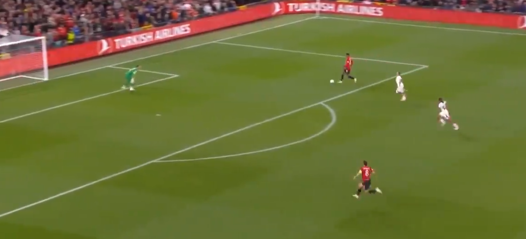 Marcus Rashford bị chỉ trích dữ dội sau pha xử lý đi vào lòng đất 1 Marcus Rashford bị chỉ trích dữ dội sau pha xử lý đi vào lòng đất 1