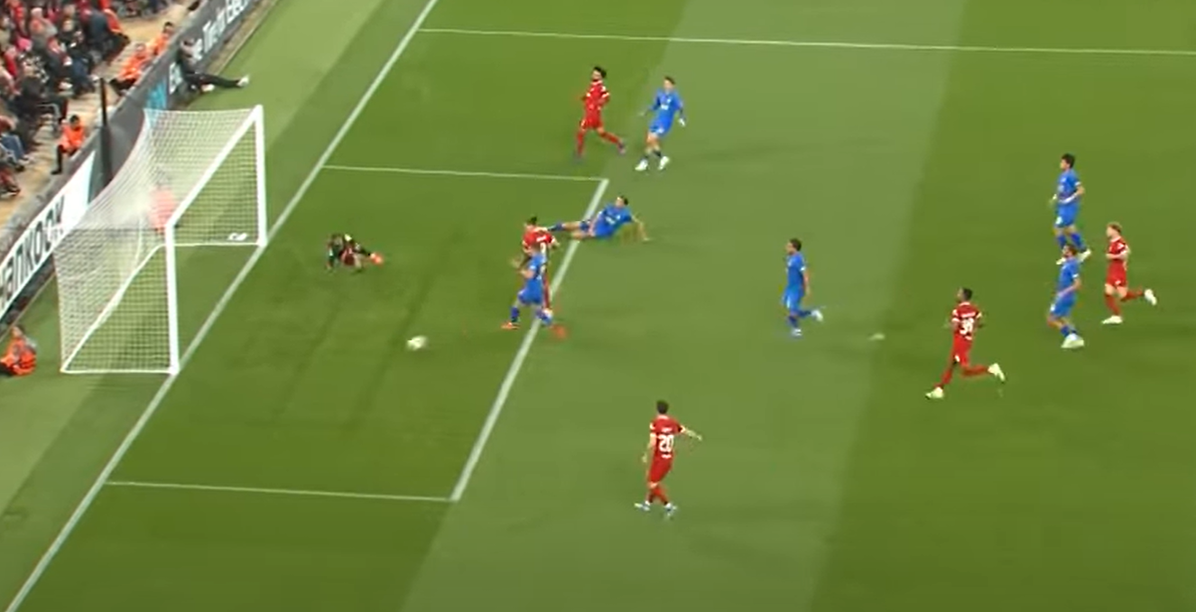 Cận cảnh pha bỏ lỡ khó tin của Darwin Nunez 2