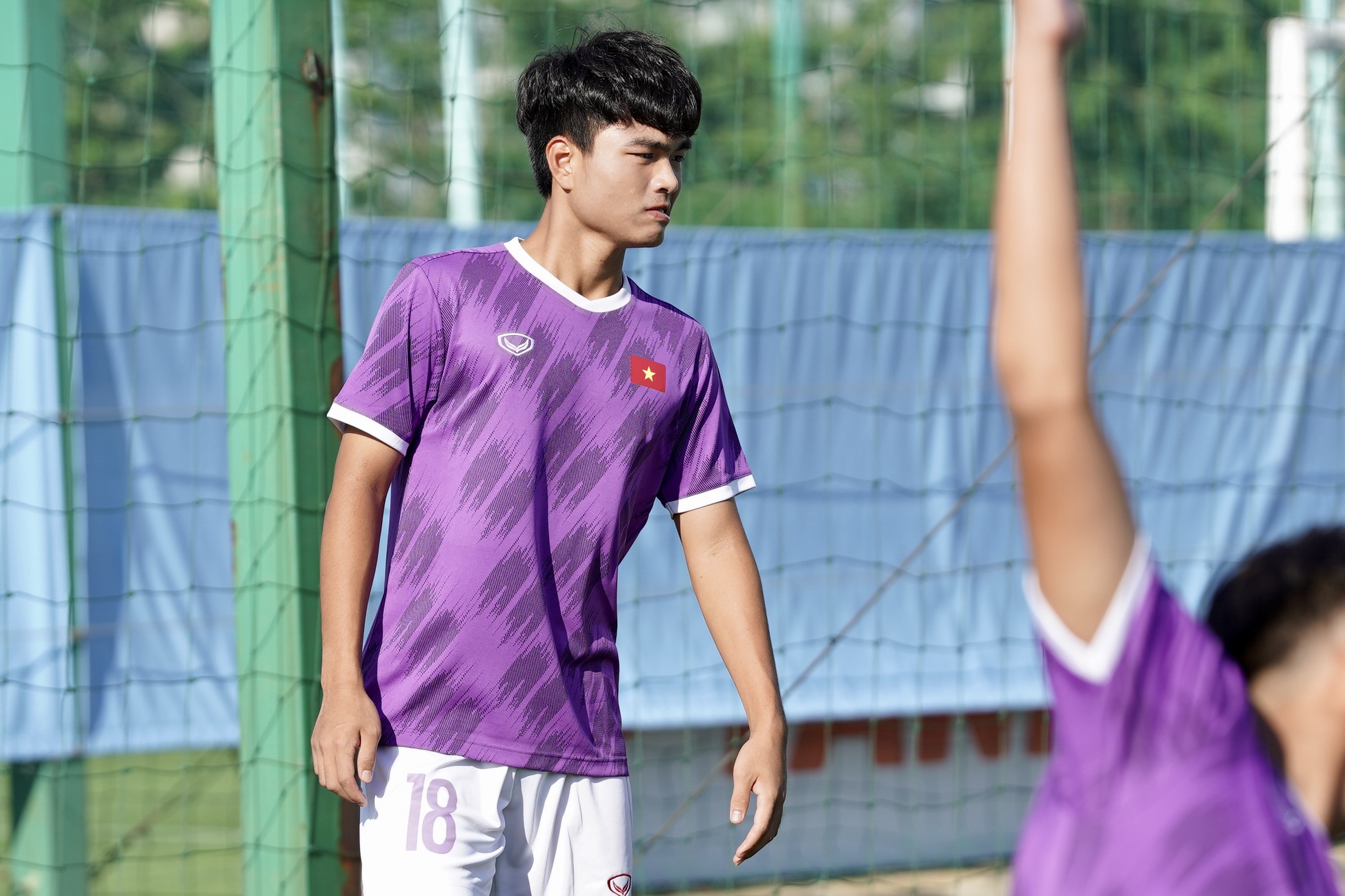 Học trò HLV Hoàng Anh Tuấn gây ấn tượng với chiều cao 1m91 1