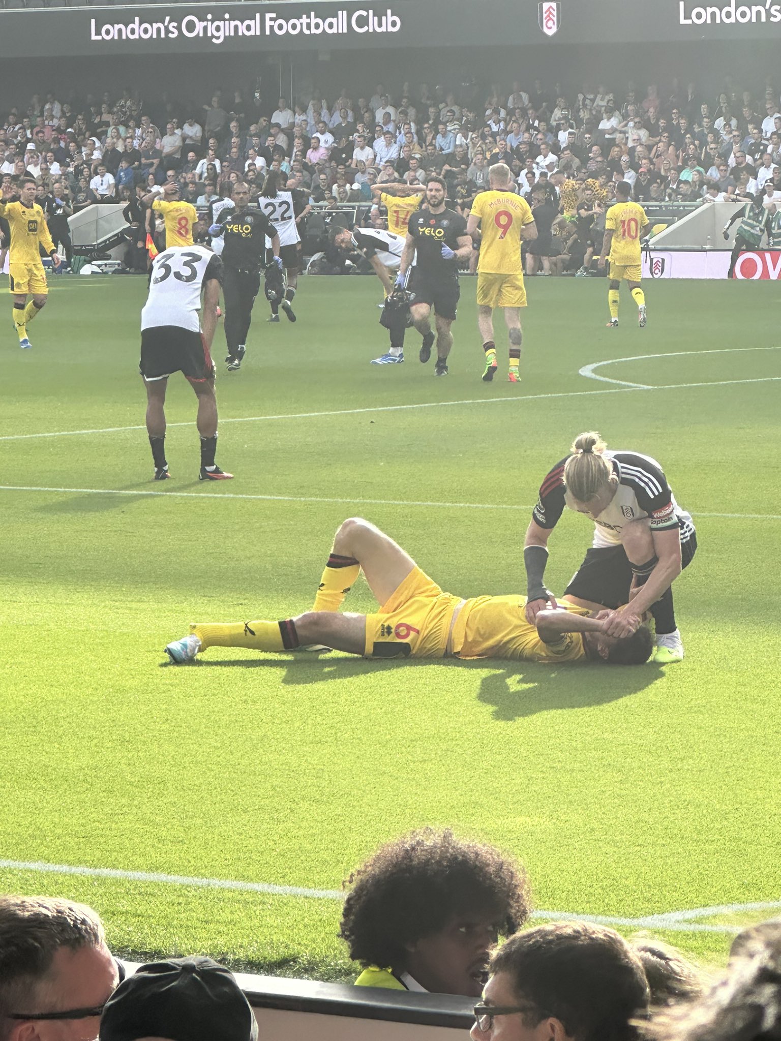 Sao Sheffield dính chấn thương gãy chân rùng rợn 1 Sao Sheffield dính chấn thương gãy chân rùng rợn 1