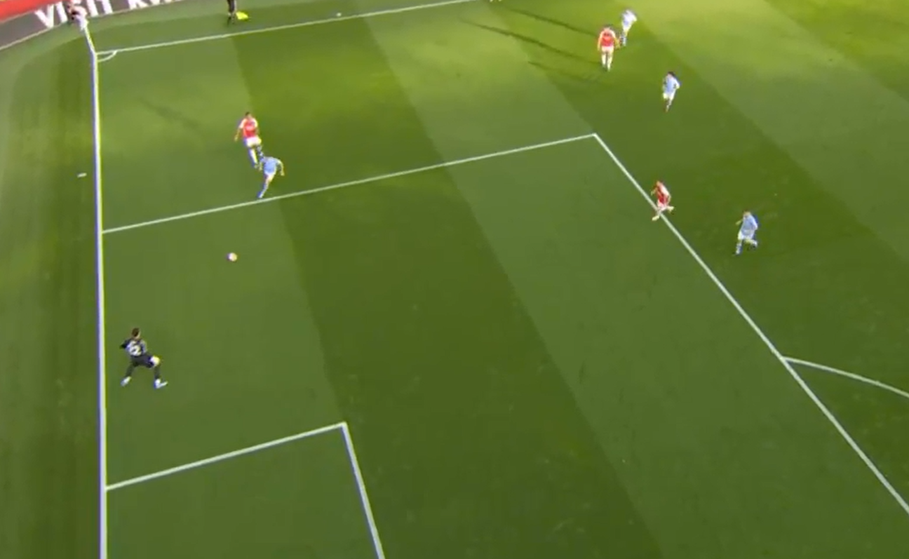 David Raya mắc sai lầm, Arsenal suýt phải nhận bàn thua trước Man City 2 David Raya mắc sai lầm, Arsenal suýt phải nhận bàn thua trước Man City 2