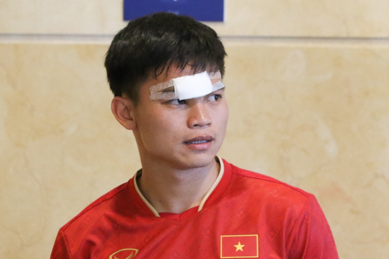 Ho Van Cuong phai khau 7 mui