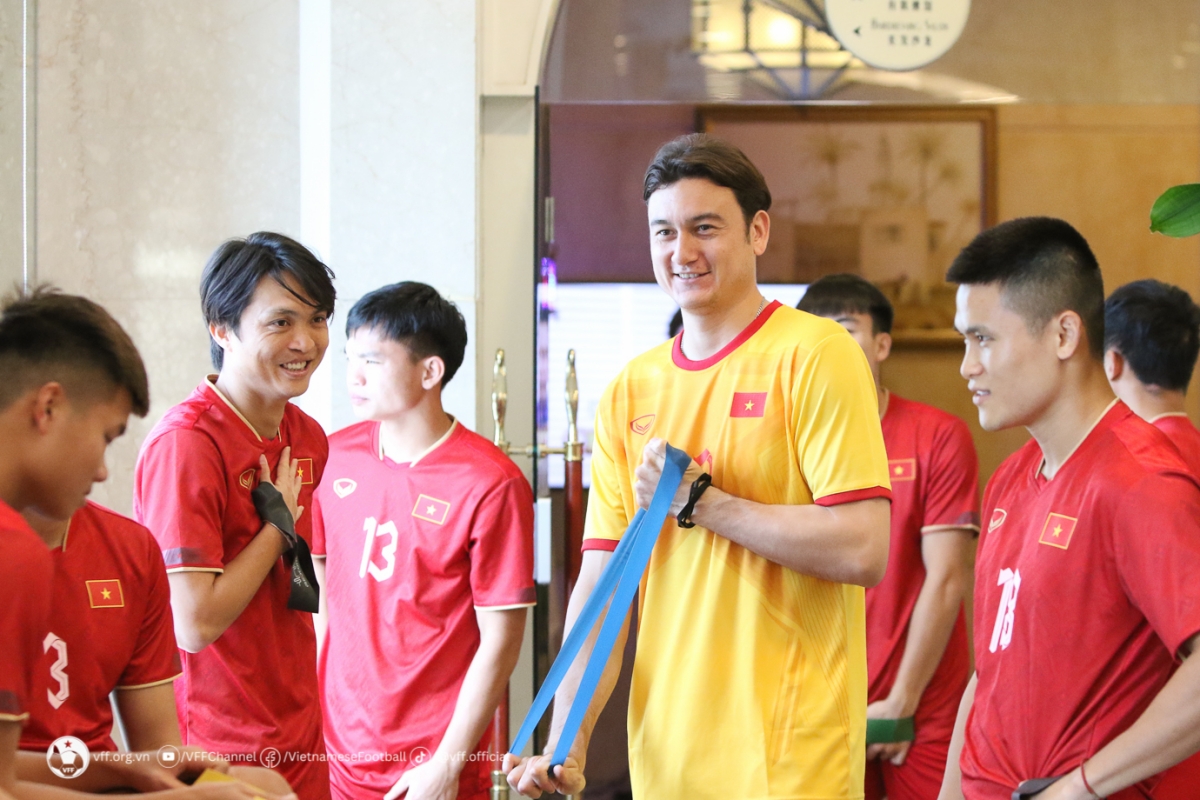 ĐT Việt Nam thư giãn trước ngày rời Trung Quốc dT Viet Nam thu gian truoc ngay roi Trung Quoc