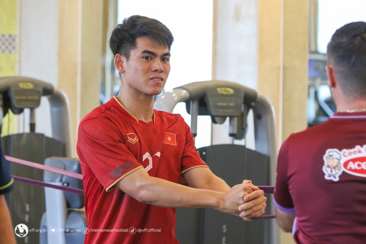 Tuyển Việt Nam thư giãn trước ngày rời Trung Quốc 2 Tuyển Việt Nam thư giãn trước ngày rời Trung Quốc 2