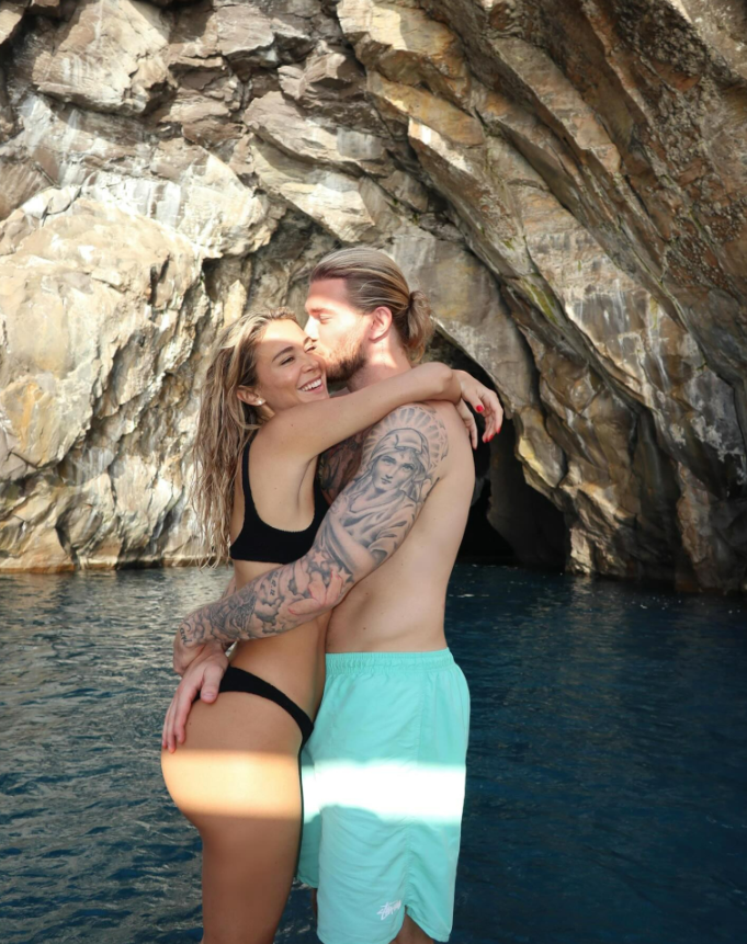 Loris Karius táo bạo bên bạn gái nóng bỏng 3 Loris Karius táo bạo bên bạn gái nóng bỏng 3