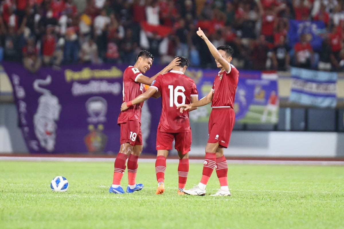 ĐT Indonesia chuẩn bị so tài với đội bóng hạng 21 thế giới 1