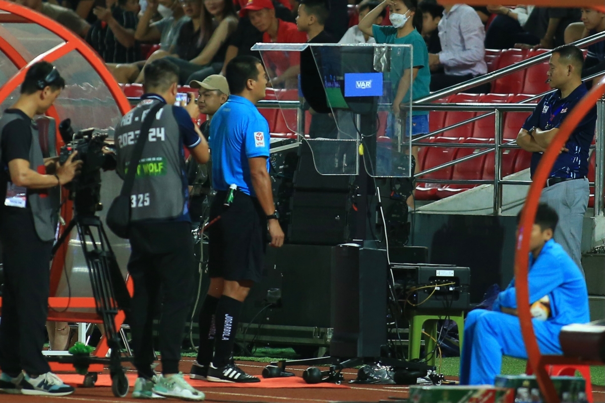 VFF bố trí VAR ở ba trận cầu tâm điểm vòng 15 V-League 202324 1