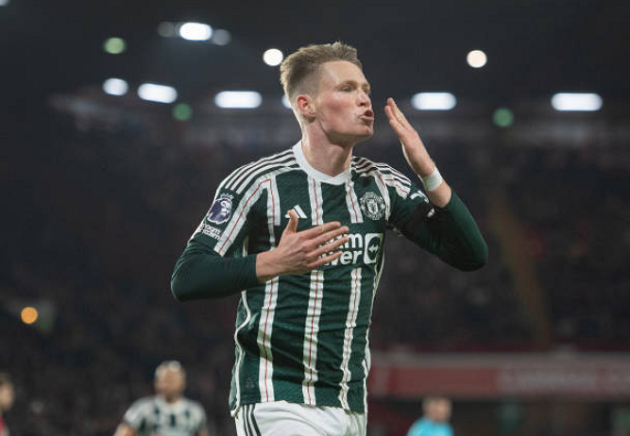 Lien tiep ghi ban Scott McTominay duoc dua len may