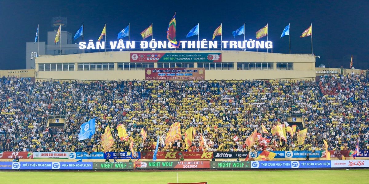 HLV Vũ Hồng Việt Cảm ơn NHM Nam Định 1