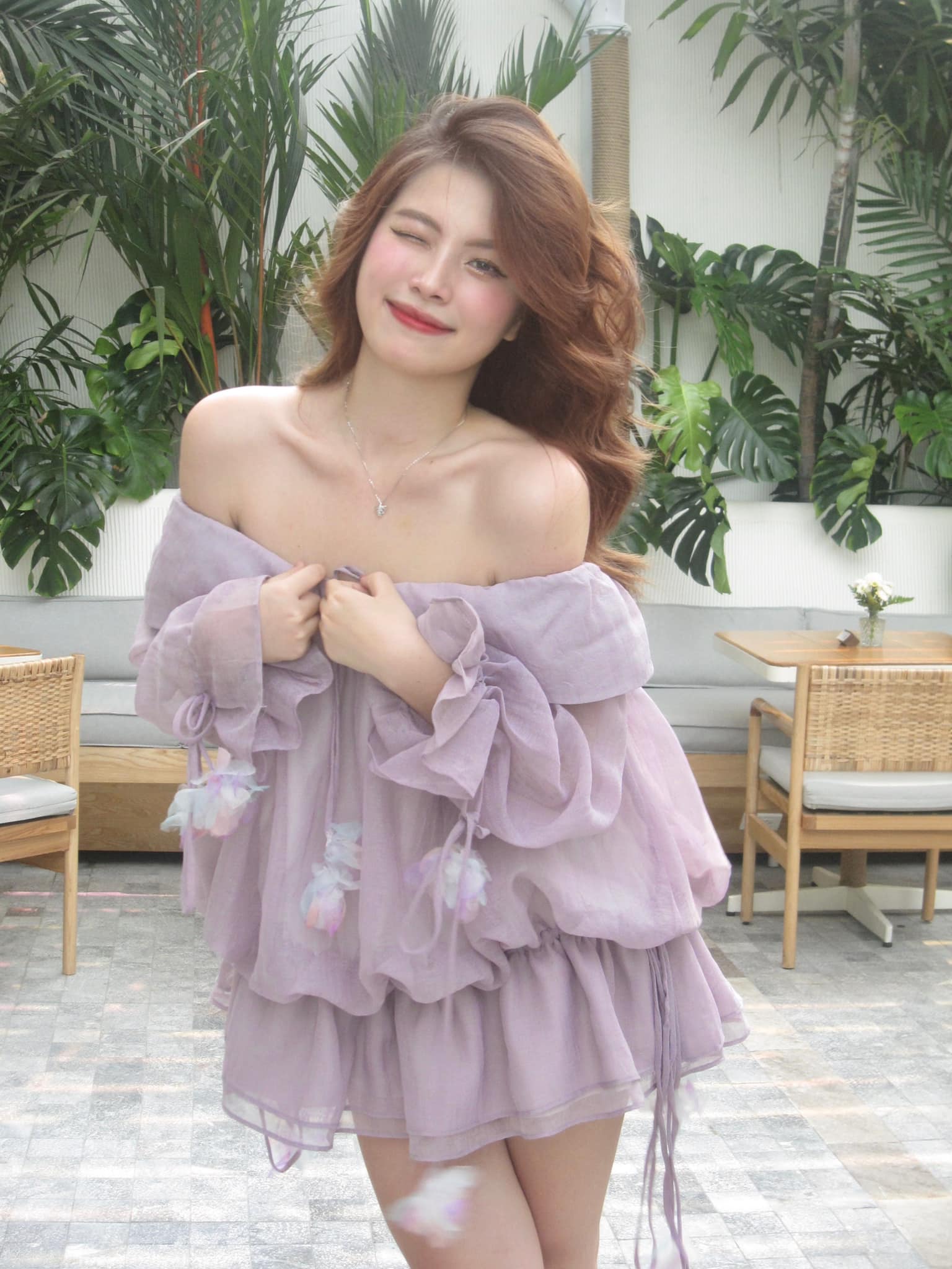 Cận cảnh nhan sắc như thần tiên tỉ tỉ của bạn gái tiền đạo lò HAGL 9