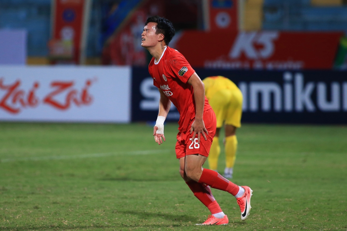 Căng thẳng Viettel vs Thanh Hoá khiến trọng tài 10 lần rút thẻ 3