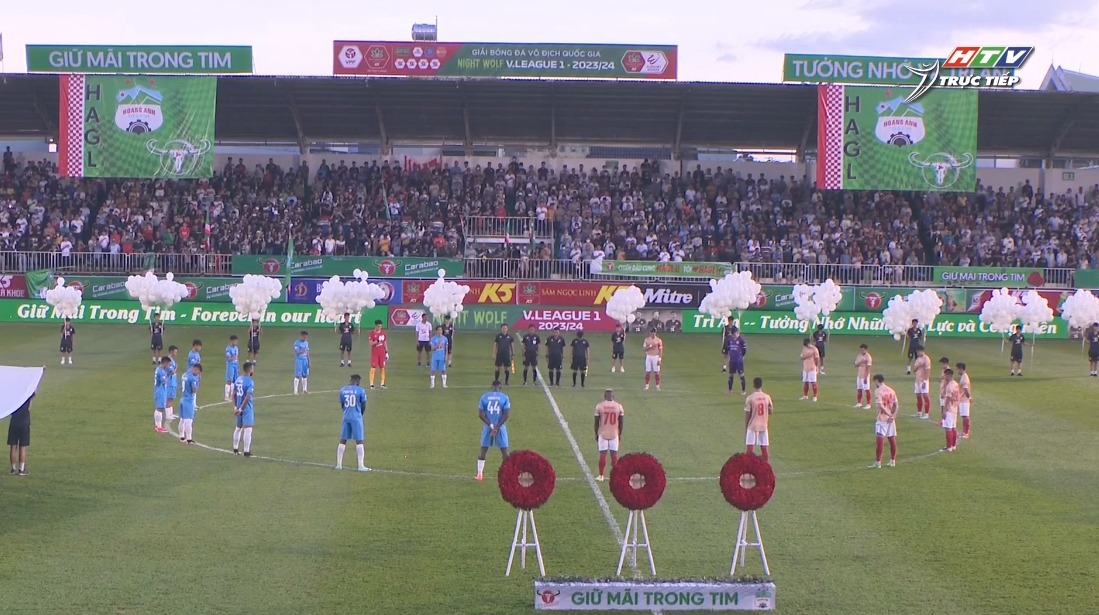 HAGL làm lễ tưởng niệm ba thành viên quá cố tại vòng 2 V-League 202324 1 HAGL làm lễ tưởng niệm ba thành viên quá cố tại vòng 2 V-League 202324 1