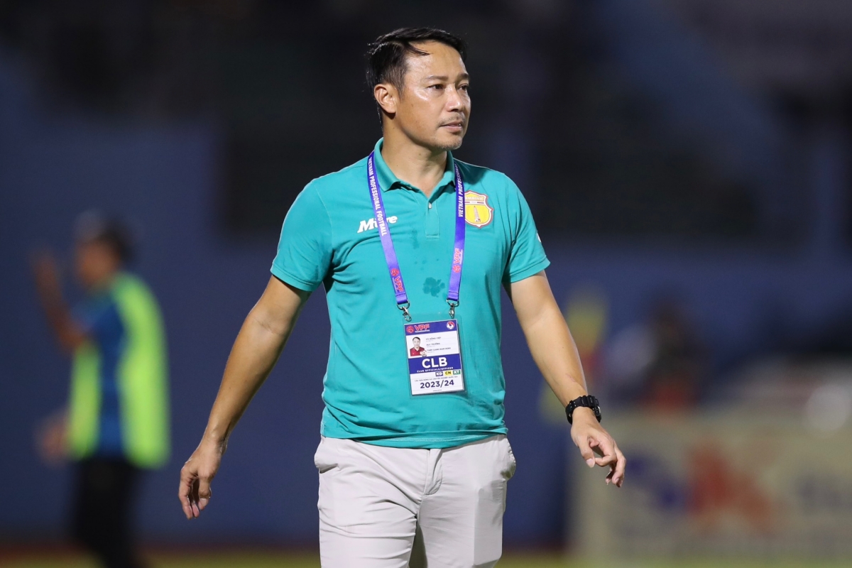 HLV Vu Hong Viet Khanh Hoa vs Nam dinh 28/10