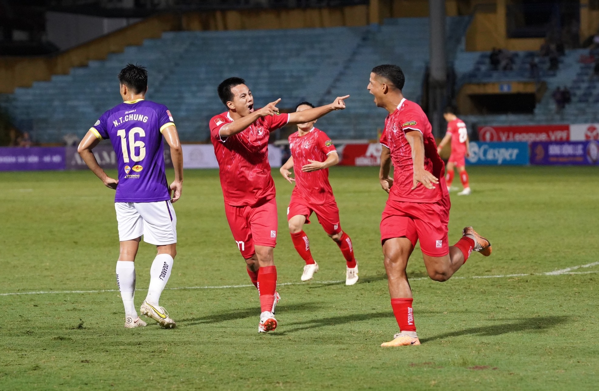 Không có đội bóng nào muốn rời sân Hàng Đẫy 1 Không có đội bóng nào muốn rời sân Hàng Đẫy 1