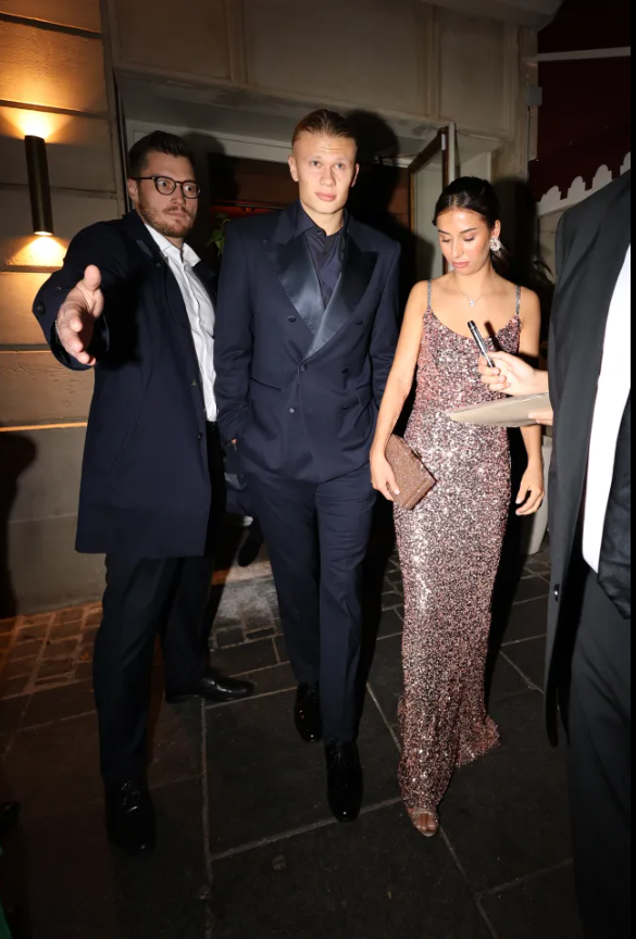 Cận cảnh nhan sắc bạn gái Erling Haaland 5