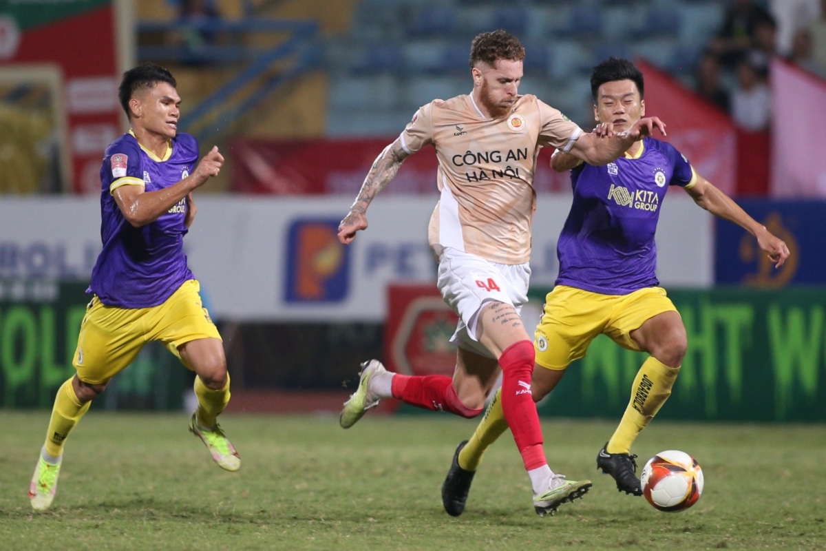 Dàn ngoại binh toả sáng, CAHN đẩy sâu Hà Nội FC vào khủng hoảng 6 Dàn ngoại binh toả sáng, CAHN đẩy sâu Hà Nội FC vào khủng hoảng 6