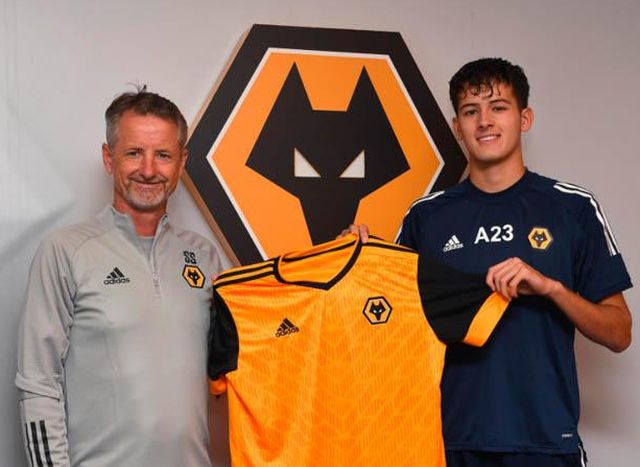 mengenal-justin-quincy-hubner-bek-keturunan-indonesia-yang-bermain-di-wolverhampton-wanderers-ZFU04MRvxp