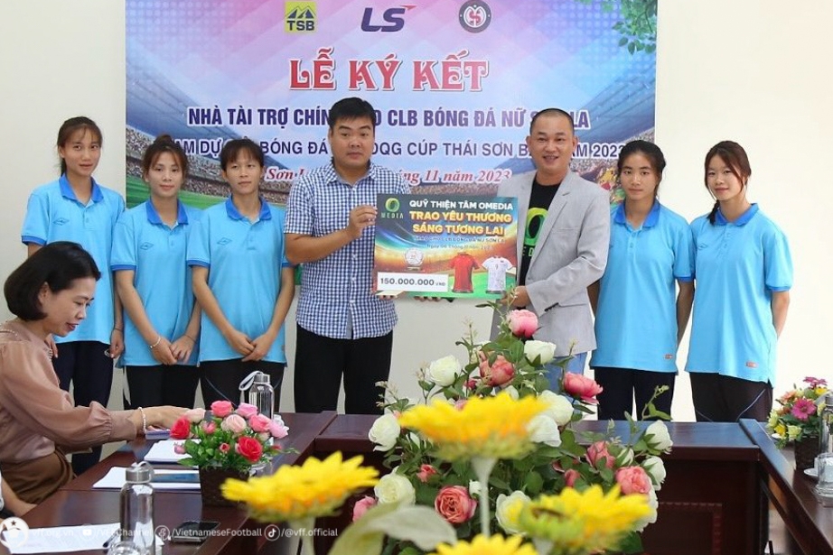 Bóng đá nữ Sơn La trở lại Bong da nu Son La tro lai