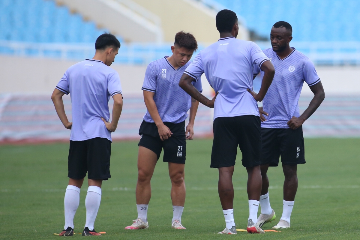 Cầu thủ Hà Nội FC thoải mái trước bão chỉ trích 1 Cầu thủ Hà Nội FC thoải mái trước bão chỉ trích 1