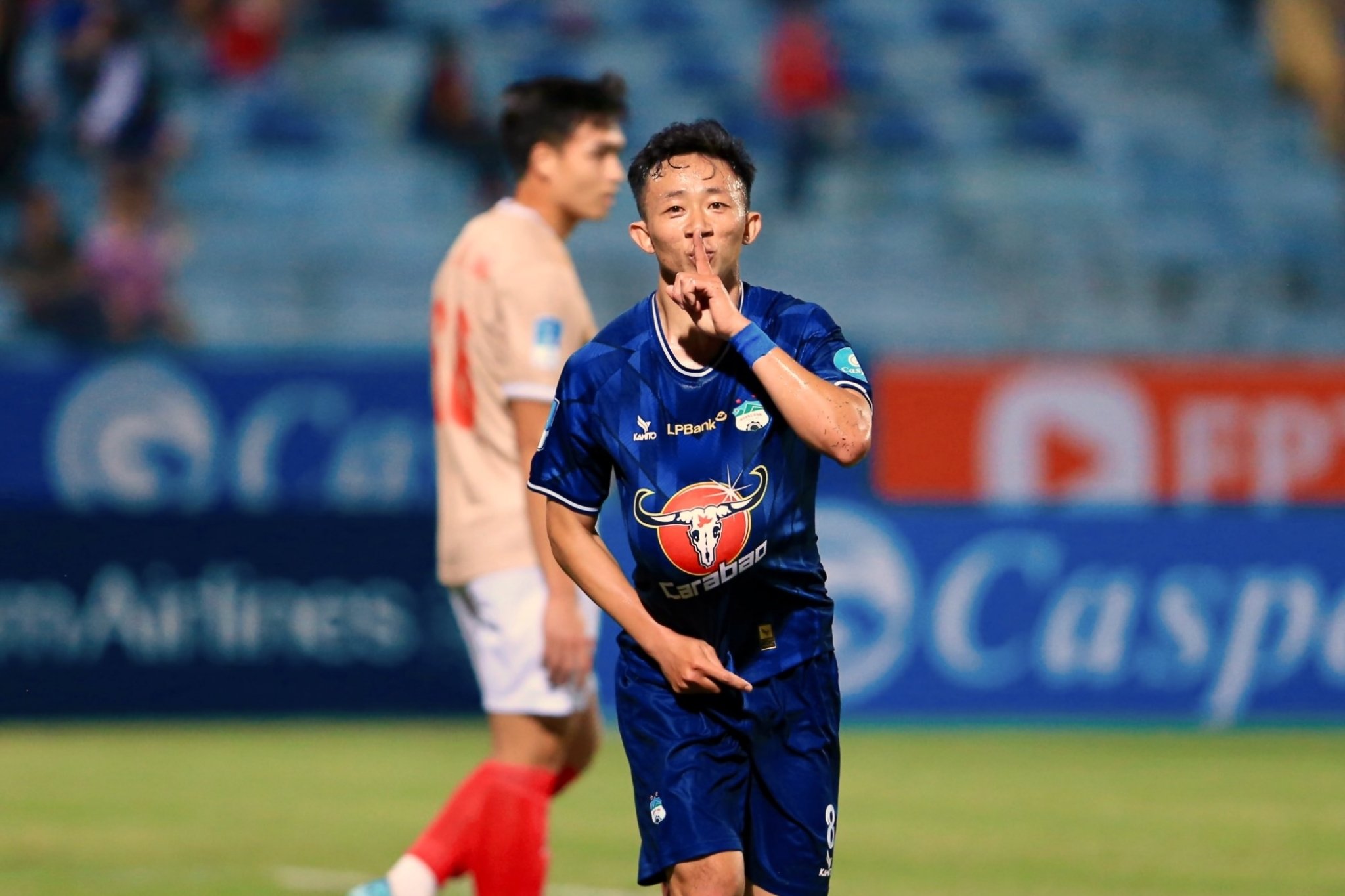 Loạt cầu thủ vắng mặt ở vòng 22 VLeague HAGL mất Châu Ngọc Quang 1