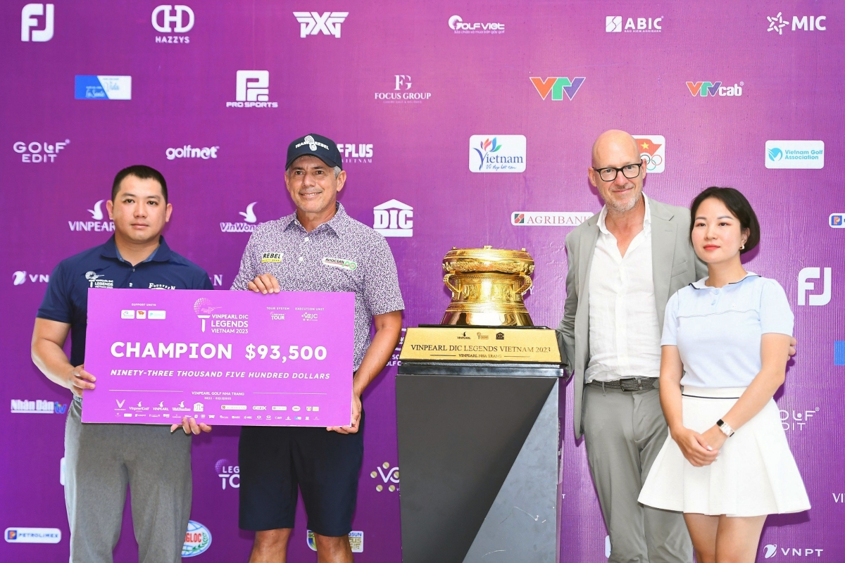 Xác định nhà vô địch giải golf của các huyền thoại 3