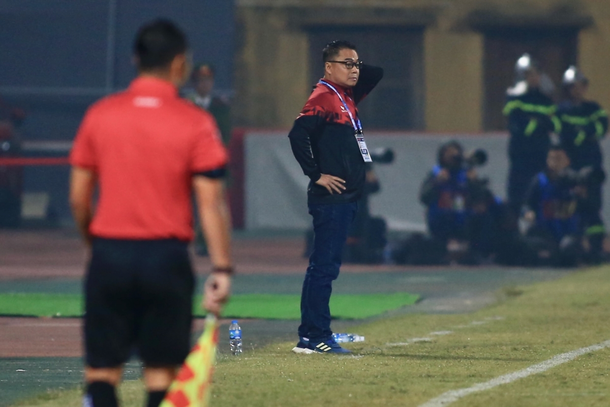 GĐKT Trần Tiến Đại thay Kiatisuk dẫn dắt CAHN 1