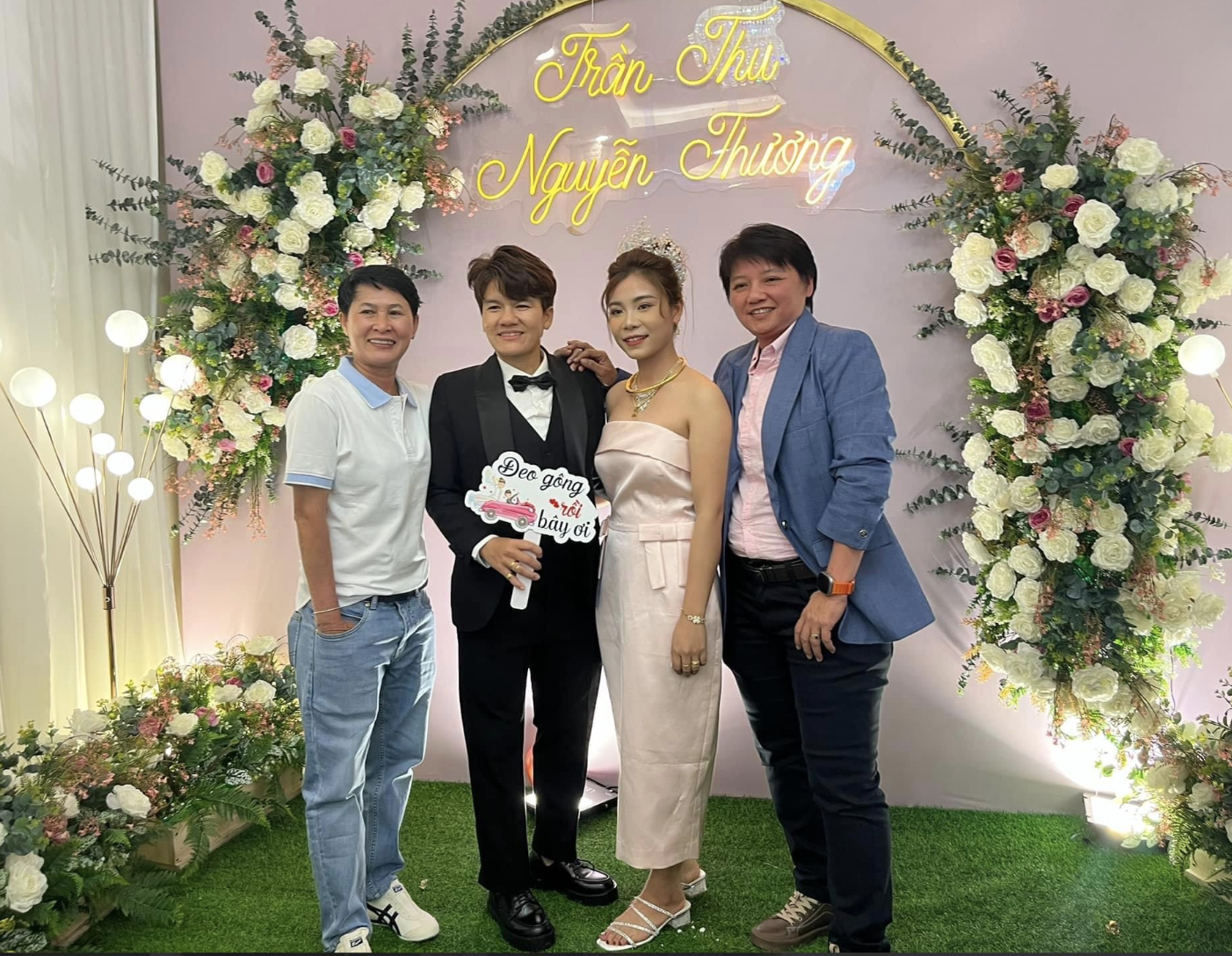 Trung vệ đội tuyển nữ Việt Nam cưới vợ 3