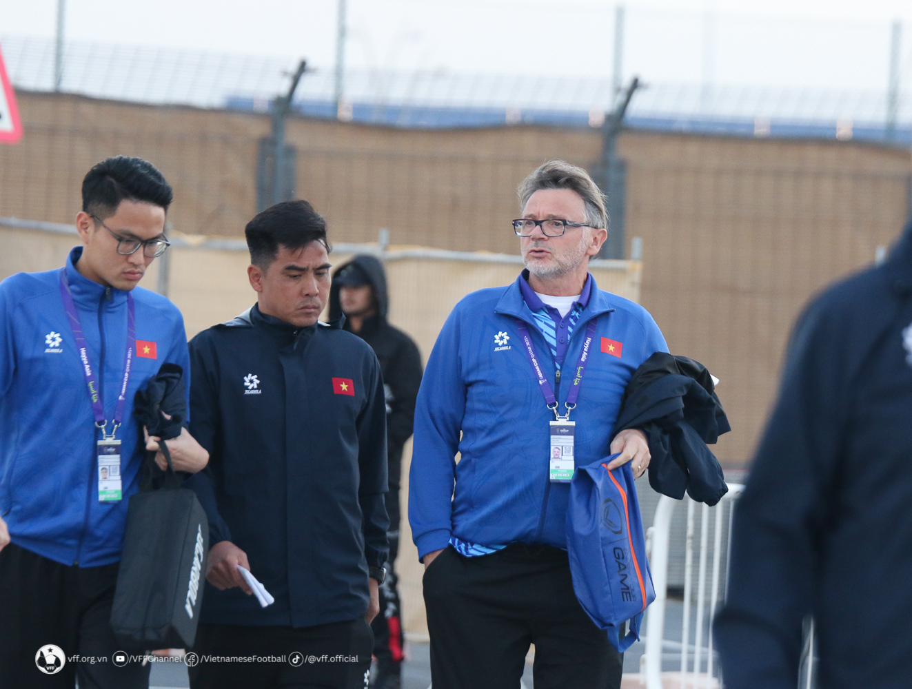 Tuyển Việt Nam đông đủ quân số trong buổi tập trước trận gặp Kyrgyzstan 1