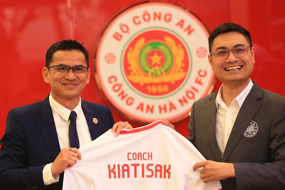 CLB Công An Hà Nội ĐT Việt Nam phiên bản mini của HLV Kiatisuk 1
