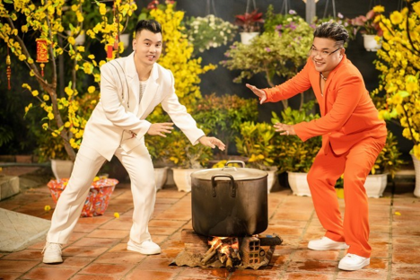 Á quân Rap Việt mùa 2 - Blacka hợp tác với dàn anh trong MV Rực Rỡ Sắc Xuân