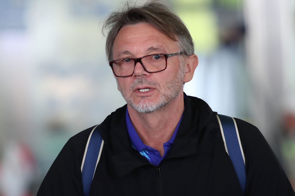 HLV Troussier trở lại Việt Nam, tiếp tục dự khán V-League từ vòng 10 1