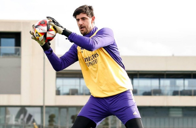 Thibaut Courtois bao tin vui cho Real Madrid