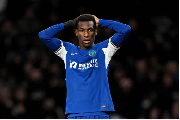  Nicolas Jackson vang mat truoc Liverpool