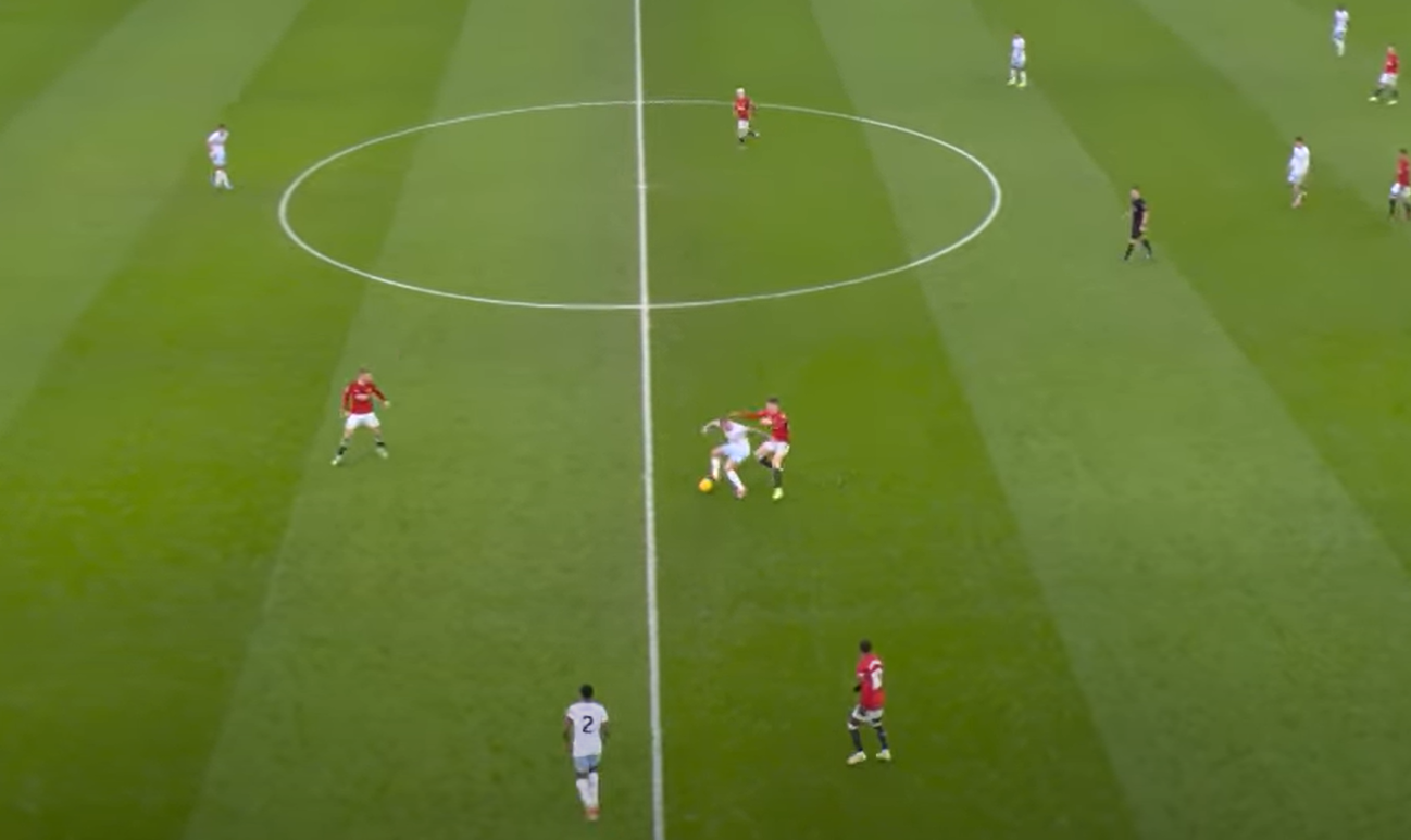 Kalvin Phillips tiếp tục mắc sai lầm trong màu áo West Ham 1