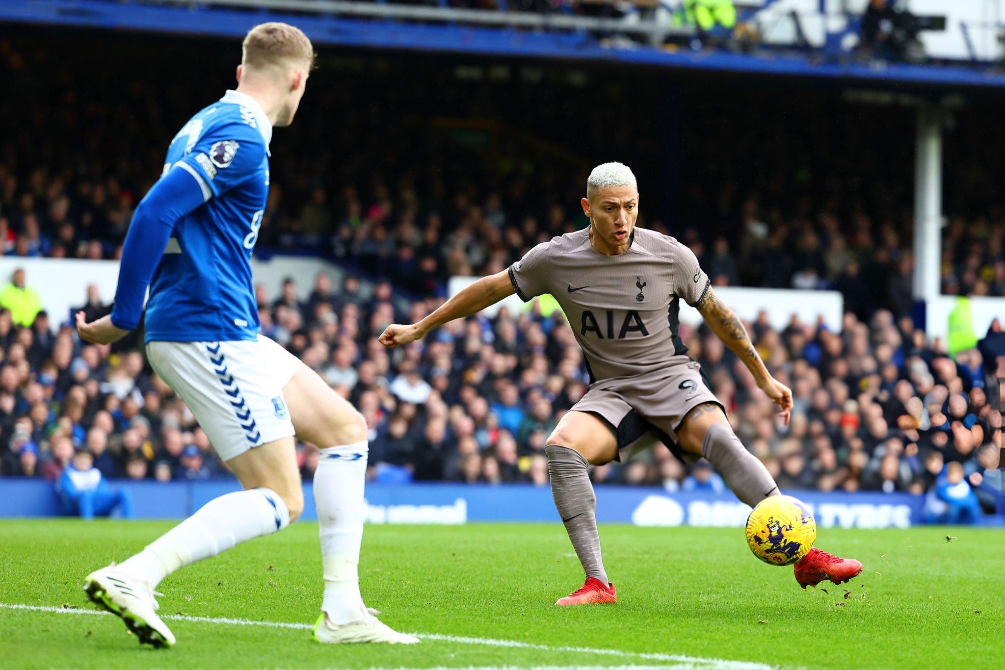 Richarlison Từ gánh nặng đến cỗ máy săn bàn của Tottenham 11