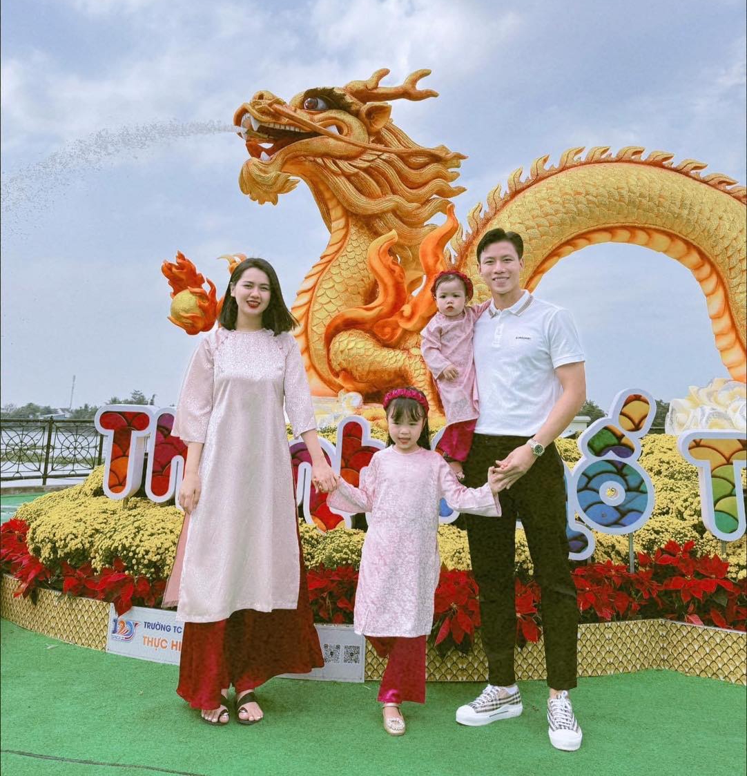 Dàn sao tuyển Việt Nam nô nức đón xuân sang 6