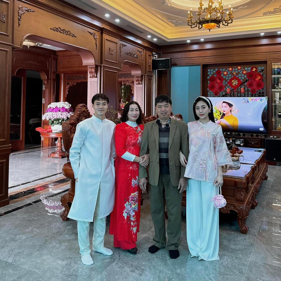 Dàn sao tuyển Việt Nam nô nức đón xuân sang 2