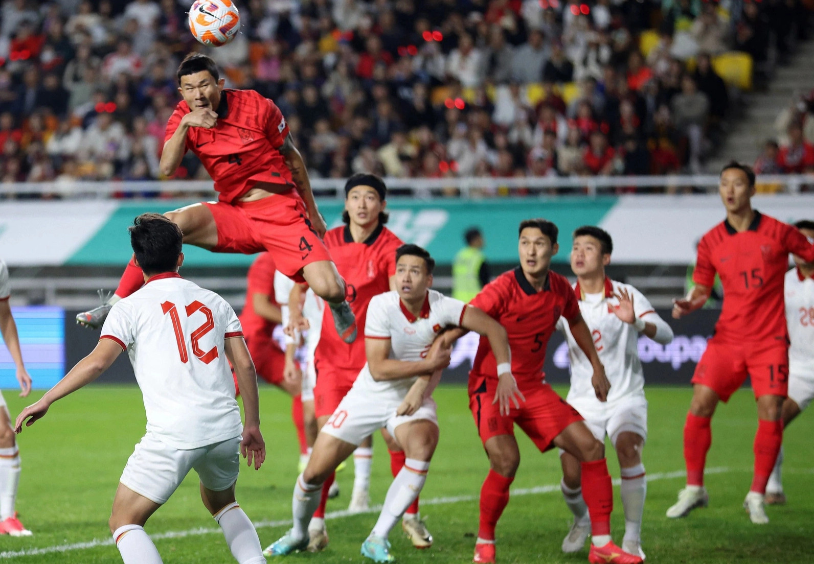 Những nụ cười bình thản của Klinsmann và một Hàn Quốc thiếu bản sắc 10