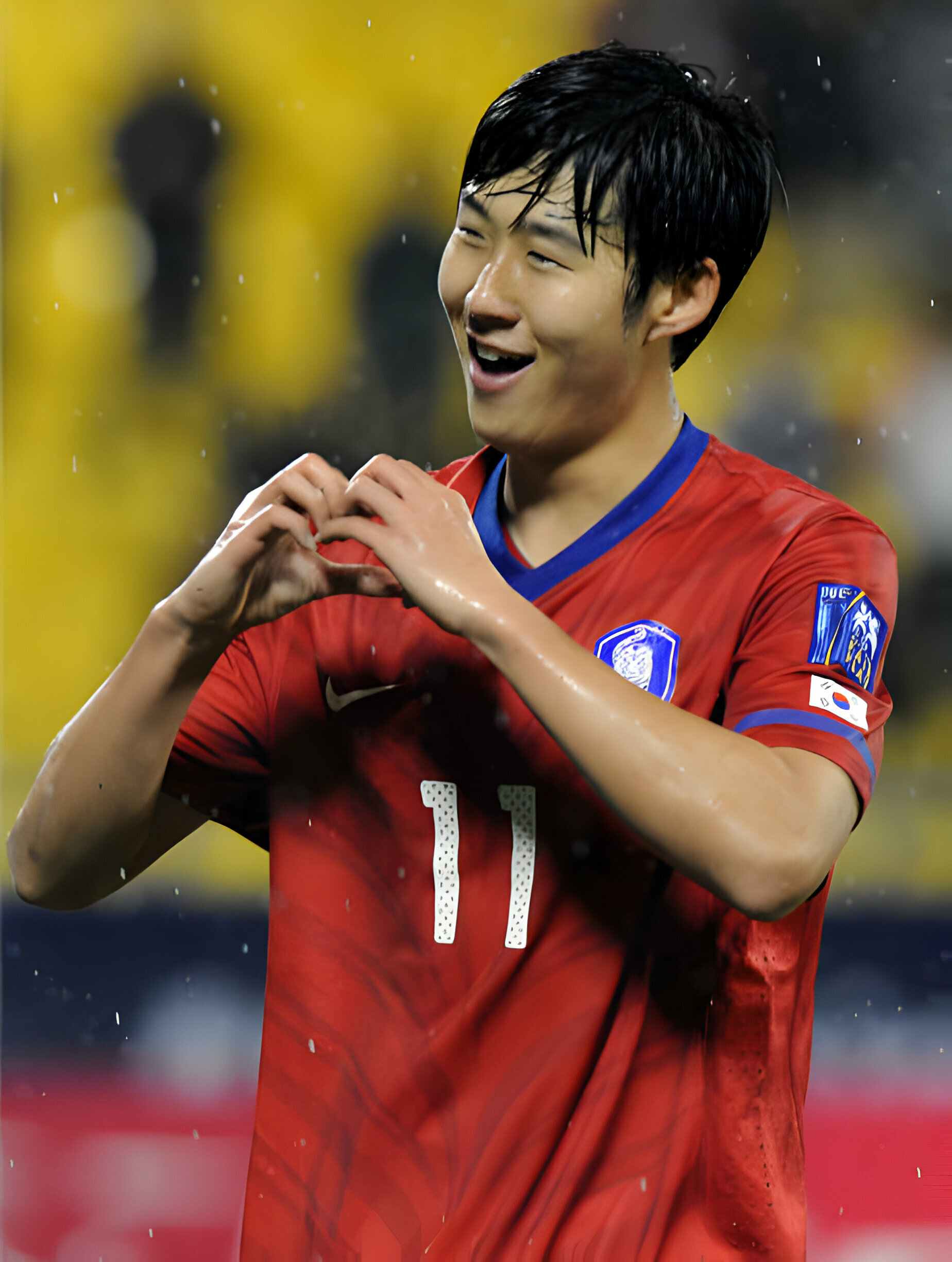 Miếng băng cuốn trên ngón tay Son Heung Min và cái tôi của Lee Kang In 2