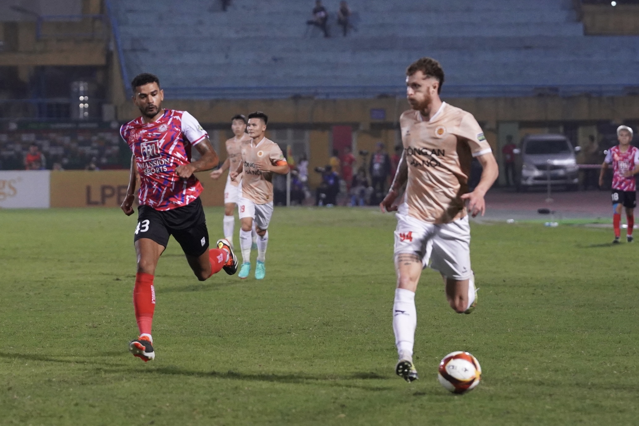 Màn ra mắt CLB Công an Hà Nội ấn tượng của HLV Kiatisuk 4