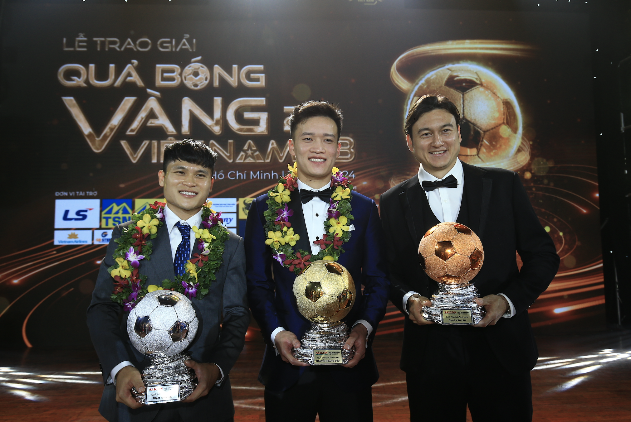Quả bóng vàng của Đặng Văn Lâm 5 Quả bóng vàng của Đặng Văn Lâm 5
