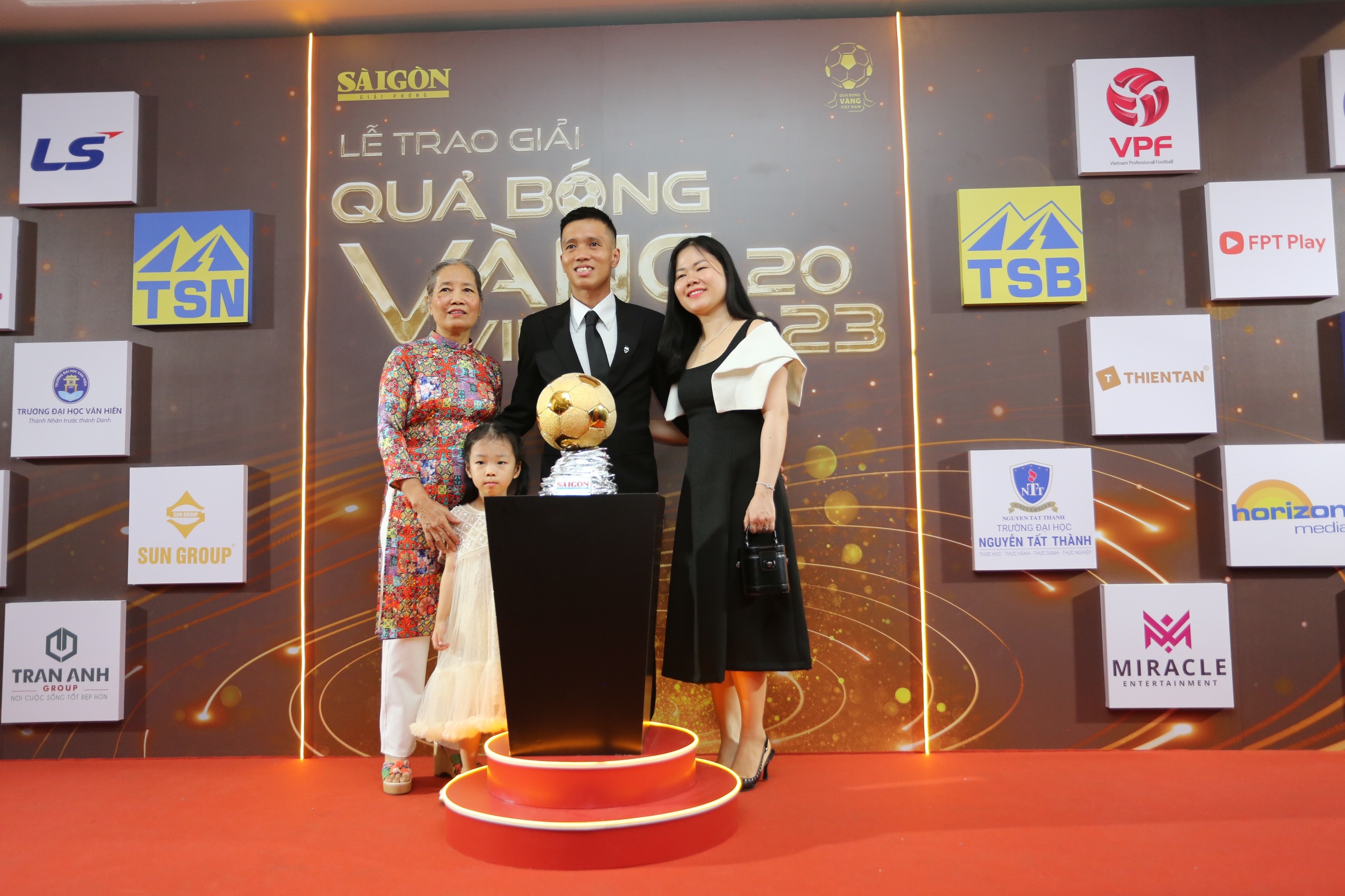 Không thắng giải QBV Việt Nam 2023, Văn Lâm vẫn hãnh diện vì một điều 7 Không thắng giải QBV Việt Nam 2023, Văn Lâm vẫn hãnh diện vì một điều 7