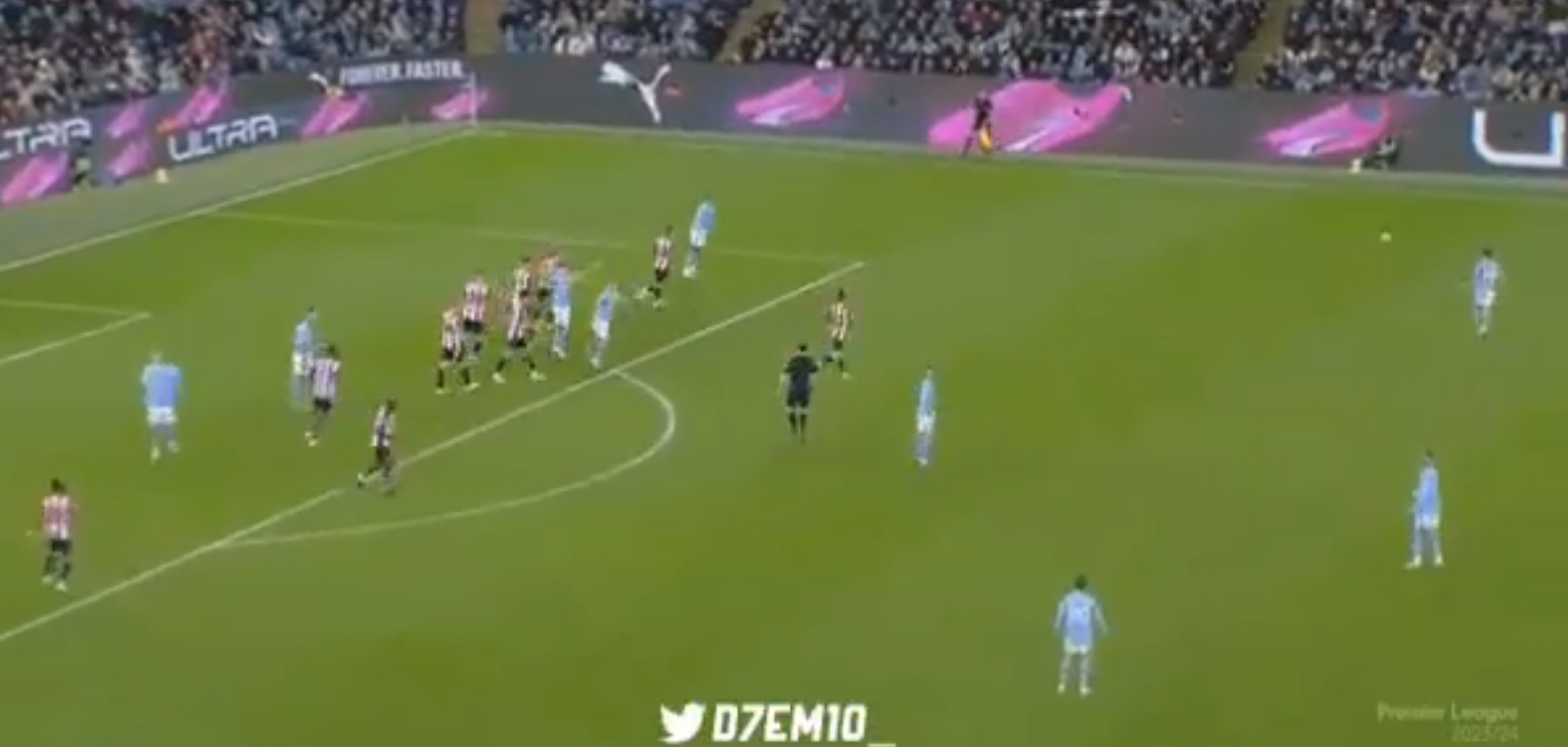 Xem lại cú đá phạt thảm họa của Bernardo Silva 2