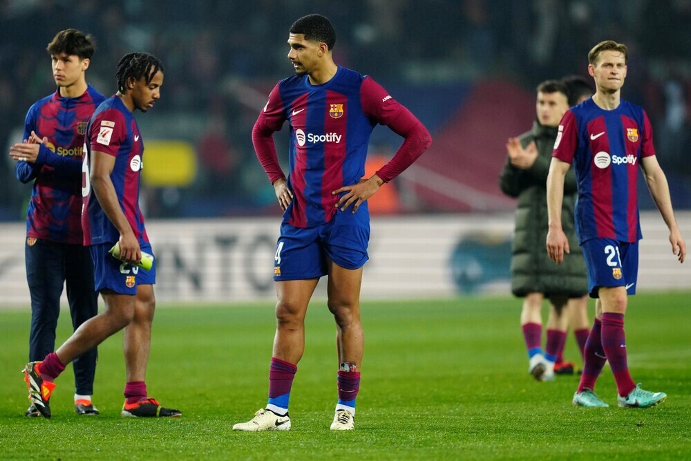 Hàng thủ Barcelona Từ tường thành vững chãi đến rạp xiếc di động 8 Hàng thủ Barcelona Từ tường thành vững chãi đến rạp xiếc di động 8