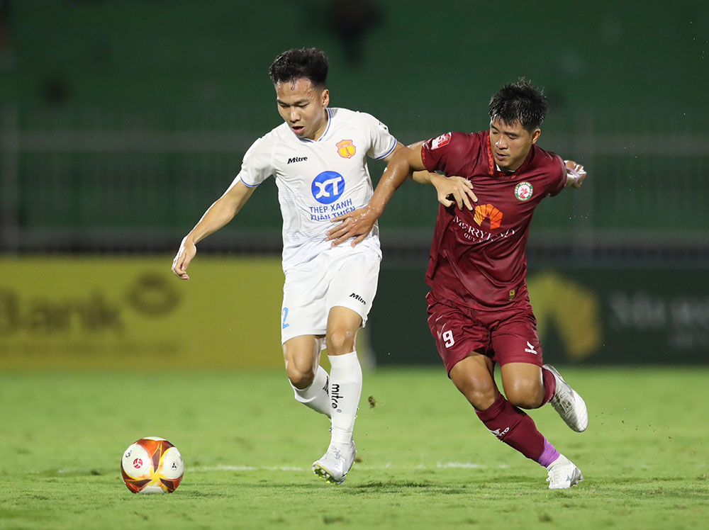 Vòng 10 V-League 202324 Gia Lai bế tắc, Nam Định sảy chân 1 Vòng 10 V-League 202324 Gia Lai bế tắc, Nam Định sảy chân 1